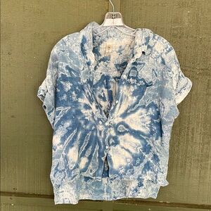 Mahina tie dye button up